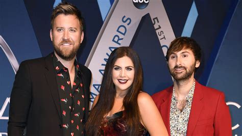 Lady Antebellums Hillary Scott Welcomes Twin Girls