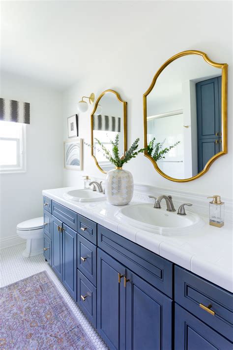 10 White And Gold Bathroom Decor