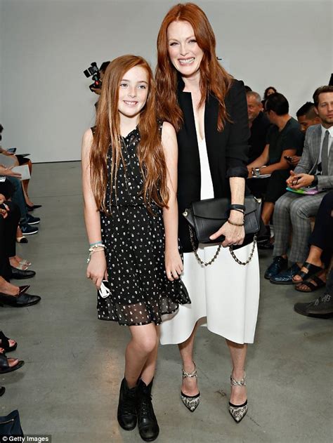 Julianne Moore Is Joined By Mini Me Daughter Liv 11 In The Front Row
