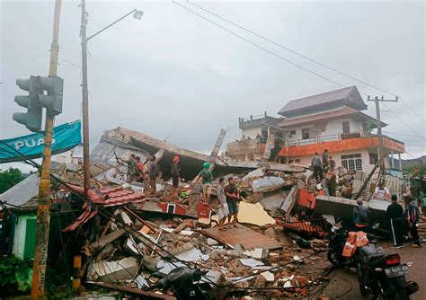 Deadly Earthquake Hits Indonesias Sulawesi Island Positive