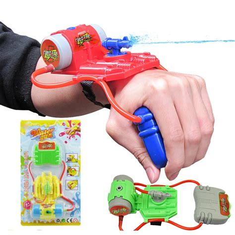 2016 New Plastic Wrist Water Gun Outdoor Toys Gun Water Sprinkling