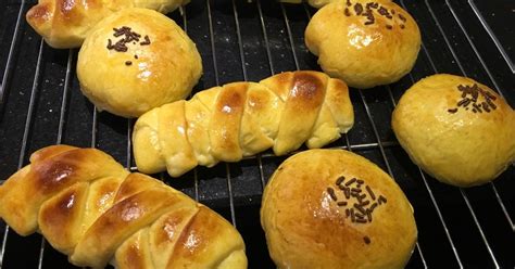 Resep bolu kukus pandan mekar dan mudah dibuat anti gagal! Resep Roti isi coklat no mixer anti gagal oleh tintin ...