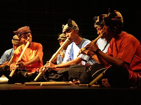Setiap daerah di indonesia memiliki budaya yang berbeda, sahabat 99. Inikah Gambar Alat Musik Daerah Paling Mistis Di Indonesia
