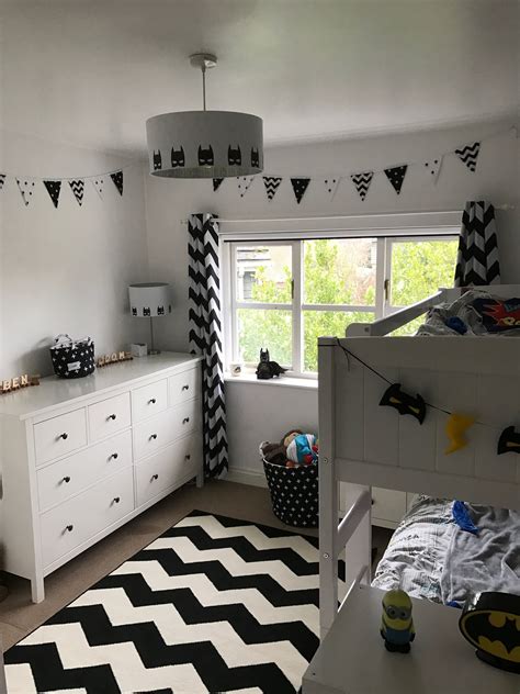 Superhero theme now can be used for everyone, especially boys who love superhero comics very much. Superhero bedroom | Big boy bedrooms, Boys bedroom decor ...
