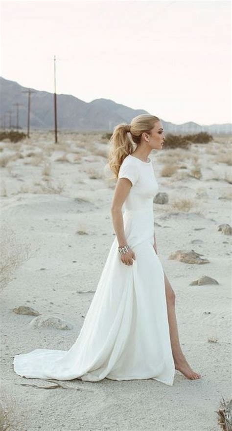 With a beautiful ocean backdrop, casual beach wedding dresses can perfectly compliment the stunning scenic views. Top 20 Beach Wedding Dresses with Gorgeous Details | Deer ...