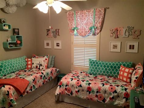 Looking for small bedroom ideas to maximize your space? Like this setup for a small bedroom for two. | Shared ...