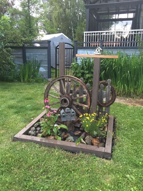Decorating ideas that can fit many styles of decor for your outdoor spaces. Country Yard Art. | Hometalk