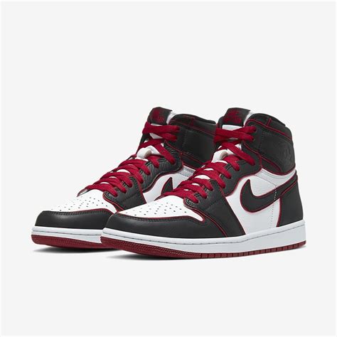 Jordan men's air jordan 1 mid shattered backboard. Air Jordan 1 Retro High OG "Bloodline" - Sneakers.fr