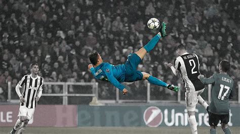 Cristiano Ronaldo Bicycle Kick Ronaldo Jump Hd Wallpaper Pxfuel