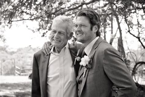 Ev'rything he gave to us took all he had, is one of the powerful lines from country superstar reba mcentire's song about not connecting with the man who lived just down the hall. Blake Shelton's dad dies - UPI.com