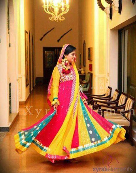 Pakistani Mehndi Dresses 2015 For Girls 0013