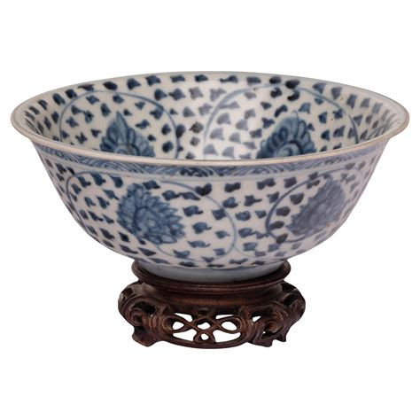 Chinese Swatow Porcelain Large Bowl Circa 1600 Ming Dynasty At 1stdibs