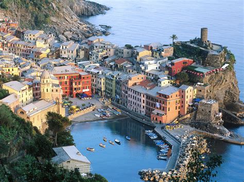 The region is popular with tourists for liguria is the original source of pesto, one of the most popular sauces in italian cuisine, made. Hotel Liguria - offerta alberghi in Liguria