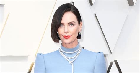 Charlize Theron Brown Hair On Oscars 2019 Red Carpet