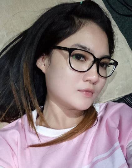 Jaka akan membagi lagu per kluster, kamu bisa langsung ke. Biodata Nella Kharisma | Profi, Foto, Biografi Nella ...