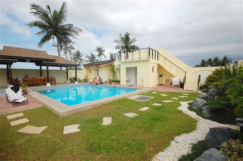 Once placed in your floor plan, select the box and use the edit handles to resize it so that it extends throughout the entire pool area. Simple Houses Design With Swimming Pool Minimalist A Home ...