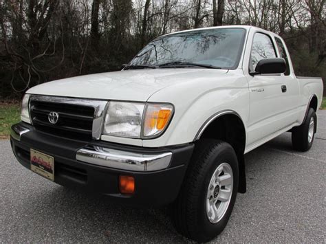 Tacoma continues to win awards while adding new upgrades and features. 1998 Toyota Tacoma | GAA Classic Cars