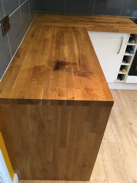 Many units contain steel at strategic locations, and these kitchen units can stand up to pressure of daily use. Howdens 2 yrs Old Cream Gloss Kitchen, Solid Oak Worktops ...