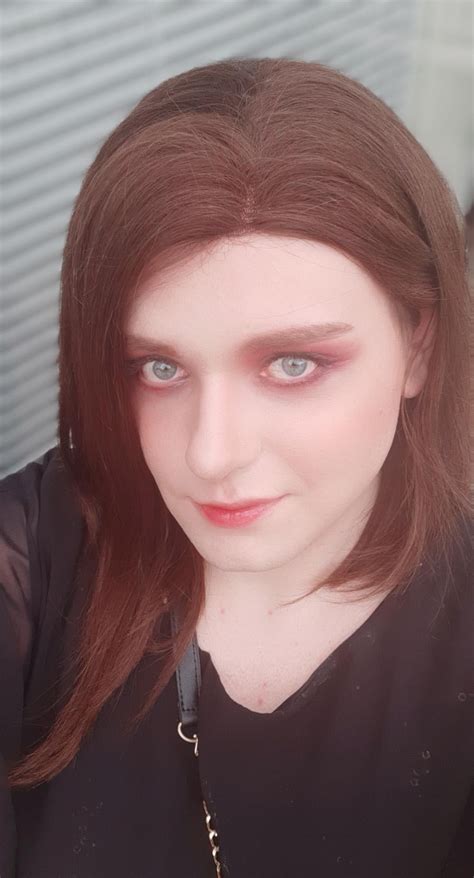 Got My Makeup Done By A Friend Who Knows What She S Doing For The First Time Today 3