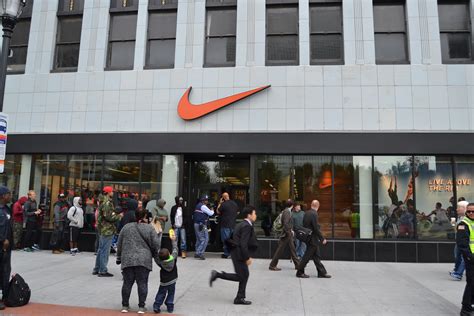 Nike Store Opens On Broad Street - The Newark Times