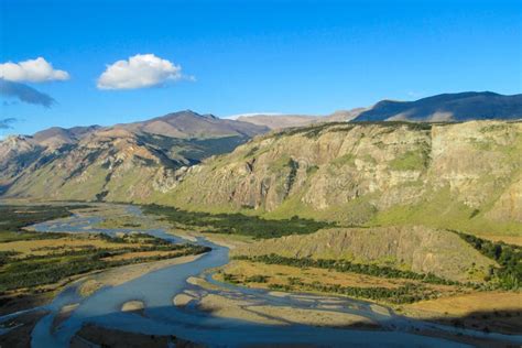 Patagonia River Valley Al Giorno Soleggiato Fotografia Stock Immagine