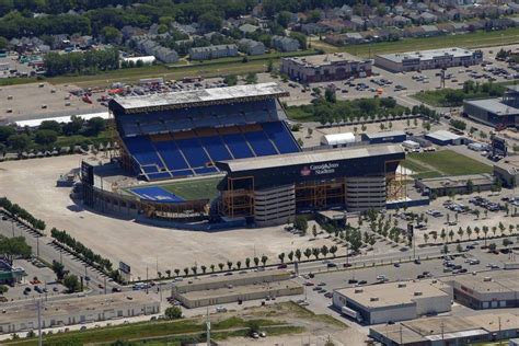 This time, i tilted the camera down at the right moment.music: Winnipeg from the air | Winnipeg blue bombers, Winnipeg ...