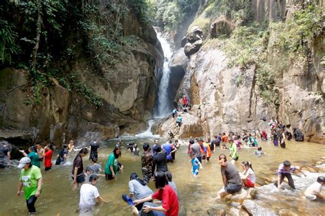 Tiada ungkapan perpisahan dalam persahabatan walaupun maut menjadi noktahnya kerana seorang sahabat itu terlalu istimewa dalam doa saudaranya yang lain biarpun tanpa bayangnya. Lee Kee Hiong for a better Kuala Kubu Bharu & Malaysia ...