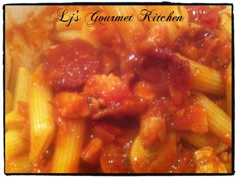 This is comfort food for busy people, dedicated to all those back home in australia and i didn't create this chicken and broccoli pasta bake as a hack. Lj's Gourmet Kitchen......: Chicken, Chroizo & Bacon Pasta ...