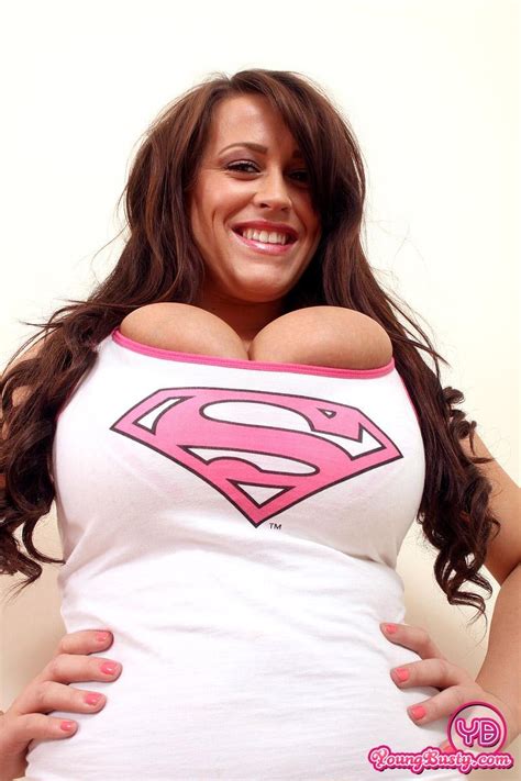 Leanne Crow Flaunting Her Super Sized Set Of Titties Photos