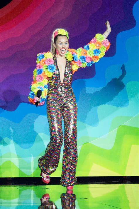 Miley Cyrus At Mtv Video Music Awards 2015 Main Show In Los Angeles
