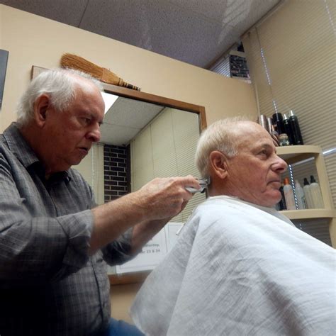 Homewood barber celebrates 50 years of cutting hair, making friends 