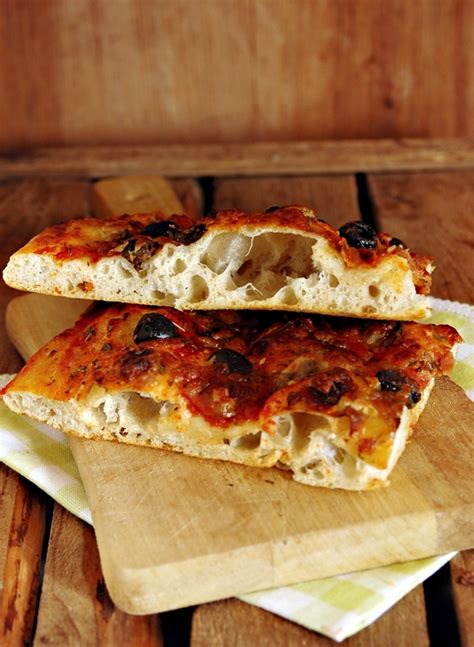 Usiamo grani italiani artigianali macinati a pietra. Pizza in teglia con pasta madre — Mamma Papera