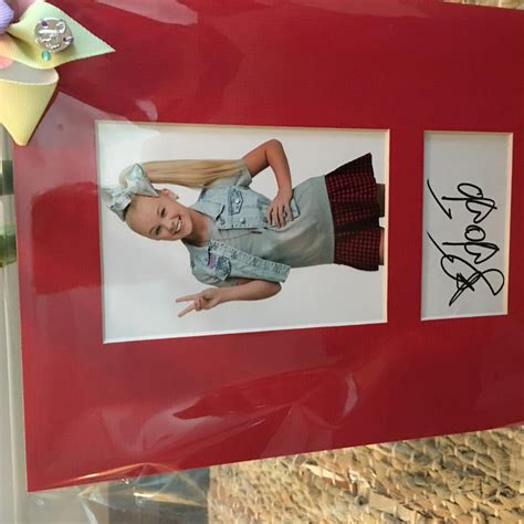 Jojo Siwa Facsimile Autograph Photo Display Memorabilia With Bow For