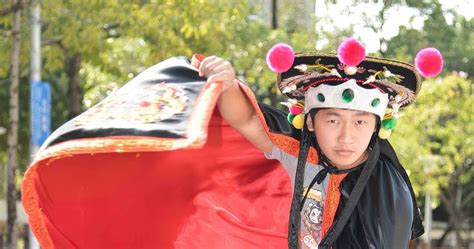 Search for text in self post contents. 蔡昌憲工作滿檔 今年賺進八桶金 - WoWoNews