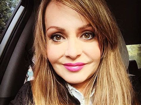 A la izquierda, la actriz. Gabriela Spanic aclara que no está en la ruina ni busca ...
