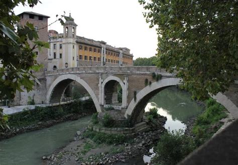 Pons Fabricius: Rome's Timeless Bridge - Brewminate