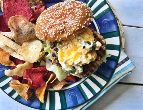 As an amazon associate i earn from qualifying purchases. Jalapeno Popper Chicken Burgers | Chicken.ca