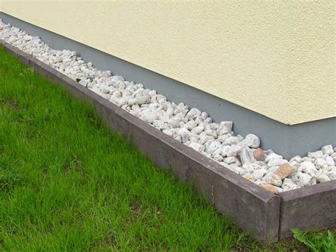 Sawn / straight (1) a straight edge paving slab tends to give a modern feel to any patio. Recycled Mixed Plastic Border Edging | Kerb Stone | 260 x 50mm
