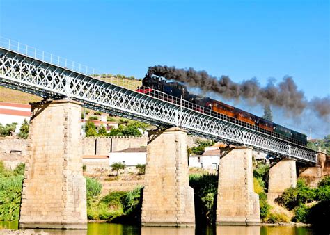 Reino de portugal) was a monarchy on the iberian peninsula and the predecessor of the modern portuguese republic.it was in existence from 1139 until 1910. Portugal ferroviário: 5 viagens de comboio para fazer este ano