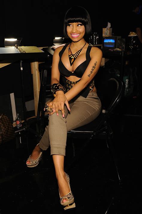 Why Is It That Nicki Minaj Shows Everything Except Her Toes Page 2 Sports Hip Hop And Piff