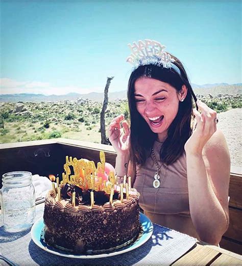 Daily pictures, gifs and videos of golden globe nominee ana de armas!✨. Ana de Armas celebra su cumpleaños más especial con Ben ...