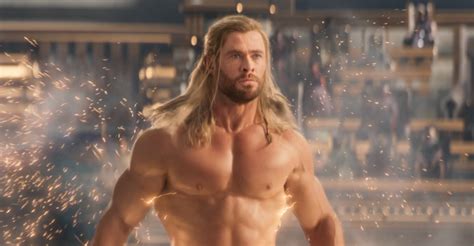 Chris Hemsworth Shows Off Naked Body In Thor 4 Trailer