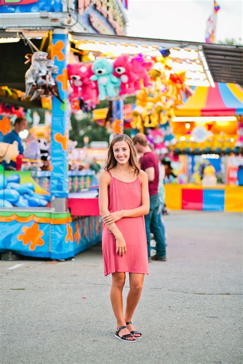 Iowa State Fair Senior Photos — Des Moines Senior Wedding Photographer