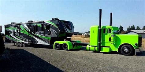 No problem, just put it up against the cab. Custom Semi Pulling a Luxury Fifth Wheel in 2020 | Trucks ...