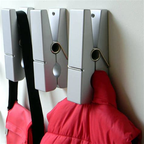 Appendiabiti da parete a forma di pin. Il mondo dell'interior design: Iniziamo con le stanze... l ...