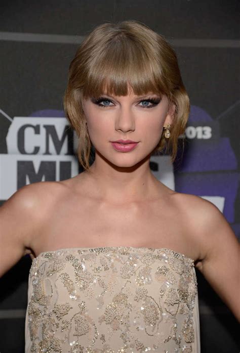 Taylor Swift 2013 Cmt Music Awards 10 Gotceleb