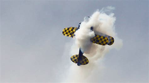 Stunt Plane Blowing Smoke In A Vertical Stall This Plane W Flickr
