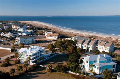 The 23 Most Charming Beach Towns in the U.S. to Add to Your Travel