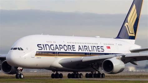 Singapore airlines flight 006 ( sq006 / sia006 ) byl naplánován singapore airlines letu cestující od singapore changi airport se mezinárodního letiště v los angeles přes čankajšek mezinárodní letiště (nyní taiwan taoyuan international airport) v taipei , taiwan. Singapore Airlines transforma un A380 en un "restaurante ...