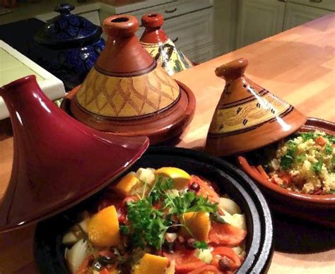 In order to get the best flavour from the pork chops leave them to marinate for at least 15 minutes or if you have time, overnight. tajine kip | Recepten, Eten en drinken, Marokkaanse recepten